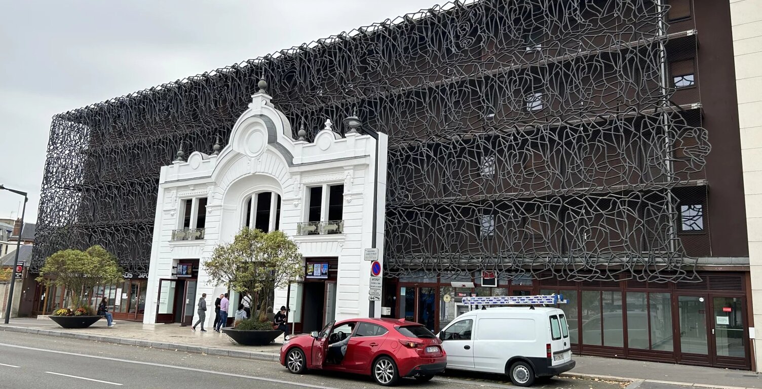 A VENDRE T2 AU DERNIER ETAGE AVEC GARAGE EN HYPER CENTRE VILLE — photo 1