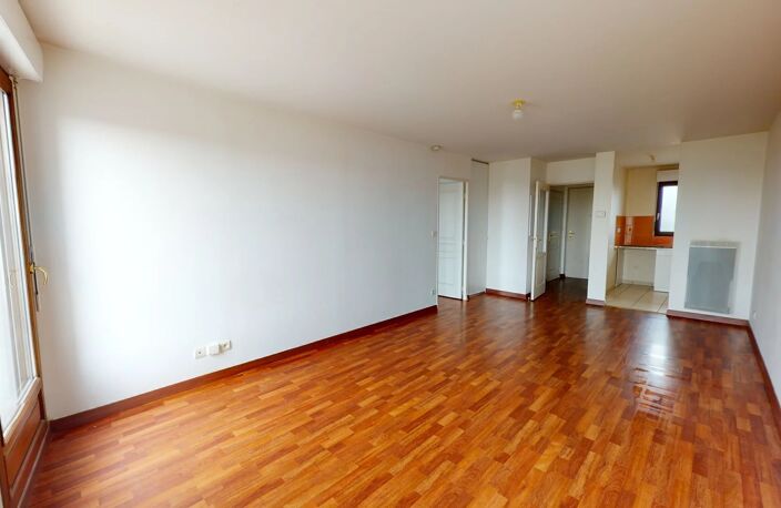 A VENDRE T2 AU DERNIER ETAGE AVEC GARAGE EN HYPER CENTRE VILLE — photo 2