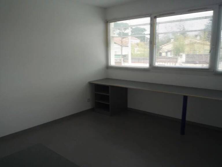Idéal  investisseur,  dans résidence étudiante sécurisée avec ascenseur,au 1er étage, studio de 19 ... — photo 1