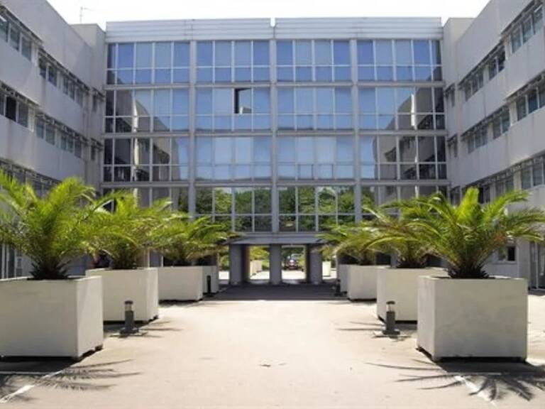 Quartier ARCEAUX, dans résidence sécurisée, au 3eme étage,studio de 18 m2  meublé, loué actuellement,compren — photo 1