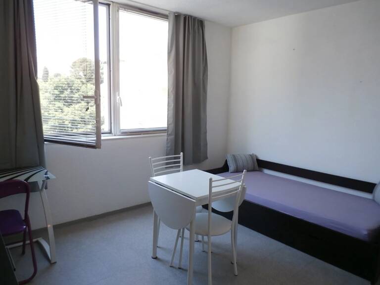 QUARTIER ARCEAUX  STUDIO  18,33m2  MEUBLE — photo 1