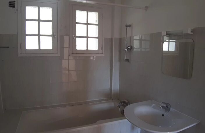 Charmante maison F6 quartier ALCO- LES CEVENNES — photo 4