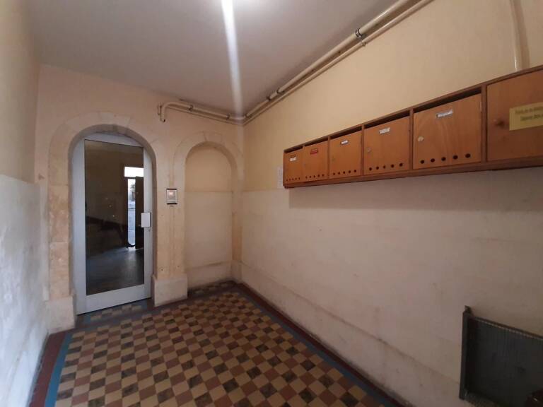 Appartement T2  Place Ste Anne ECUSSON — photo 1