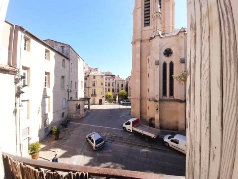 Appartement T2  Vue Place Ste Anne ECUSSON ! — photo 1