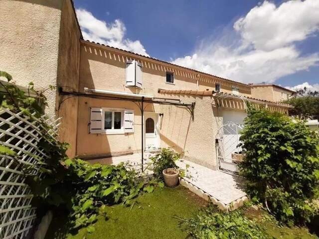 Maison 3 chambres avec 2 terrasses, jardin et garage au calme — photo du bien