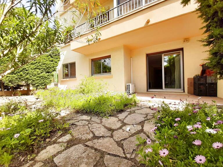 Appartement à rénover  T4  avec 2 jardins quartier Lepic/ Figuerolles — photo 1