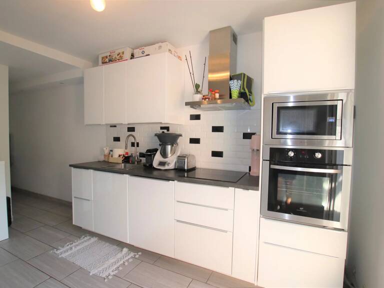 A proximité des commerces, Appart de type F2 — photo 1