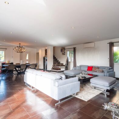 Maison 5 pièces 945000 €