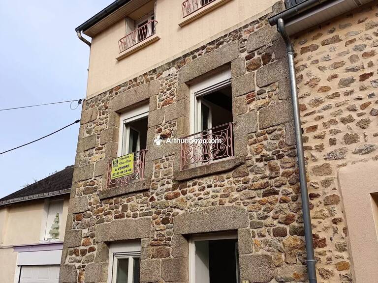 VILLAINES LA JUHEL - Maison T5 en pierres plein centre — photo 1