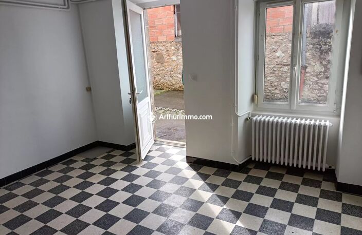 VILLAINES LA JUHEL - Maison T5 en pierres plein centre — photo 2