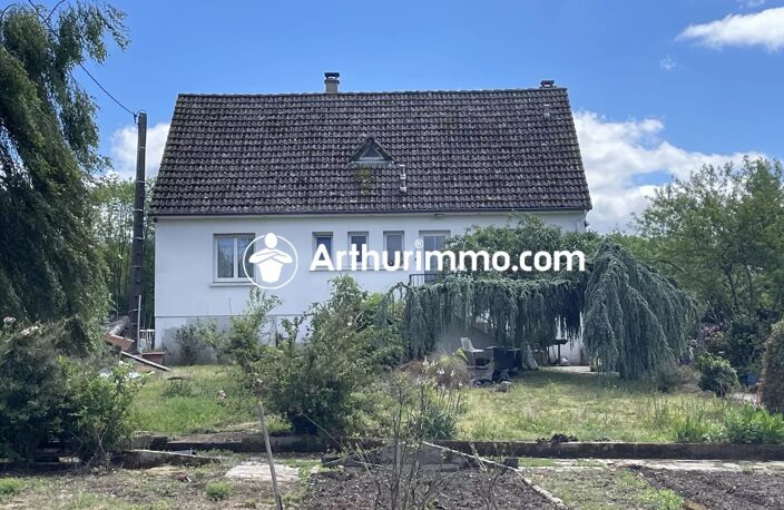 PRE EN PAIL - MAISON PAVILLON - ANNEE 70 - TYPE T3 - 2 CHAMBRES - 71 M² - TERRAIN DE 26000 M² — photo 2