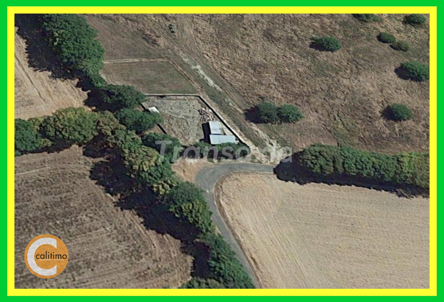TERRAIN  ET HANGAR — photo 1