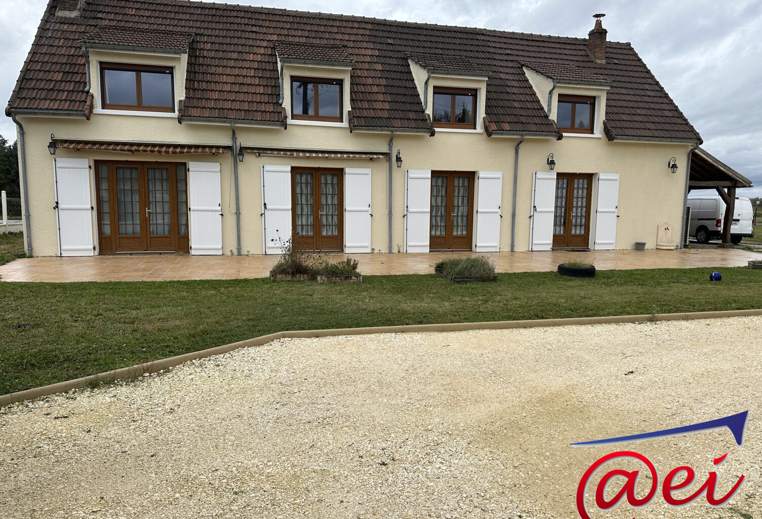 Sublime maison type 9 sur 1200 m² de terrain — photo 1