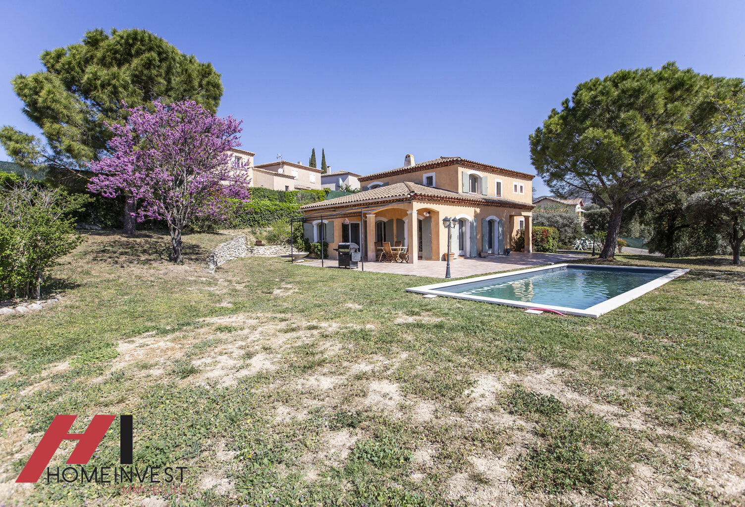 VUE ET TERRAIN A COUPER LE SOUFFLE POUR CETTE VILLA — photo 1
