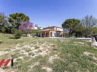 VUE ET TERRAIN A COUPER LE SOUFFLE POUR CETTE VILLA — photo 3