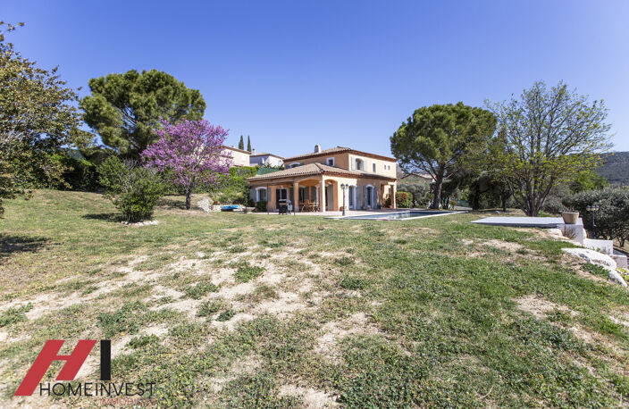 VUE ET TERRAIN A COUPER LE SOUFFLE POUR CETTE VILLA — photo 3
