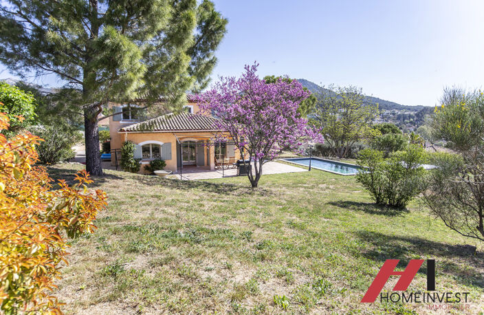 VUE ET TERRAIN A COUPER LE SOUFFLE POUR CETTE VILLA — photo 4