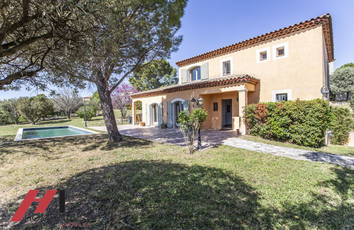 VUE ET TERRAIN A COUPER LE SOUFFLE POUR CETTE VILLA — photo 5