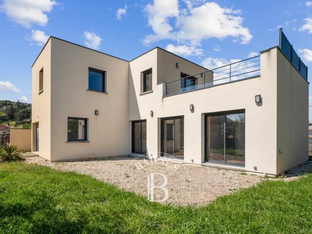 Collonges-au-Mont-d'Or - Maison Contemporaine de 154 m² environ - 4/5 Chambres - Espace Bureau - Garage - Terrain 610 m² — photo du bien