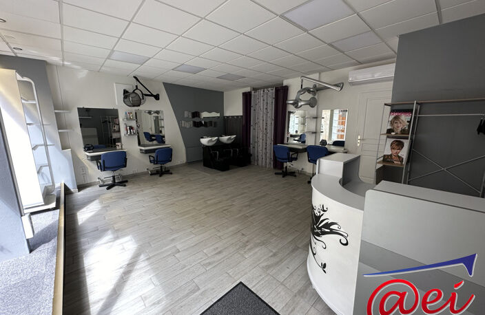 Immeuble de 3 appartements + 2 locaux commerciaux — photo 2