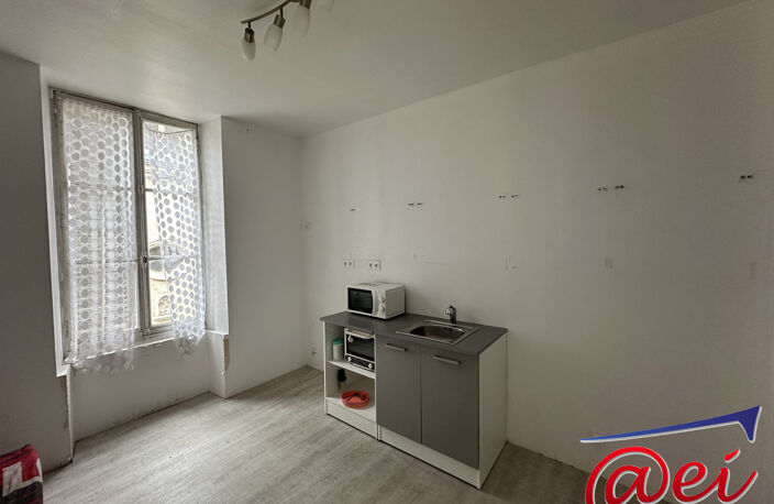 Immeuble de 3 appartements + 2 locaux commerciaux — photo 5