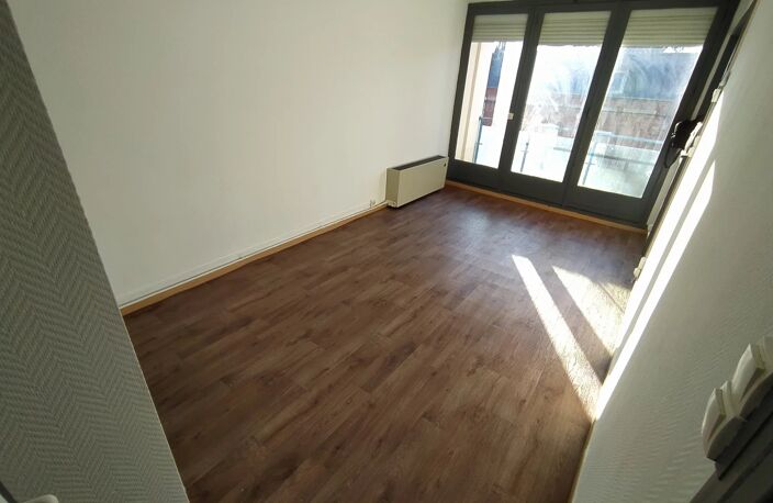 Bien vendu : Appartement  Hirson (02500) — photo 2