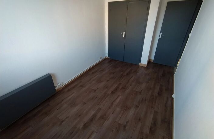 Bien vendu : Appartement  Hirson (02500) — photo 3