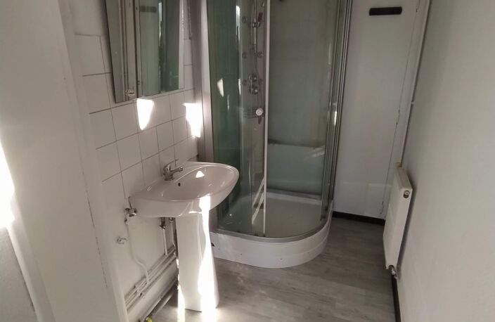 Bien vendu : Appartement  Hirson (02500) — photo 4