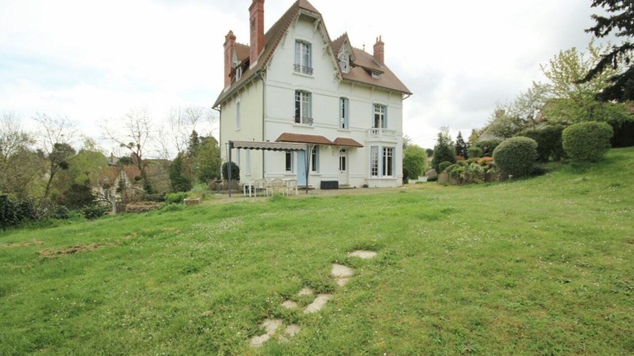maison 10 pièces 255 m2 à vendre à Néris-les-Bains (03310)