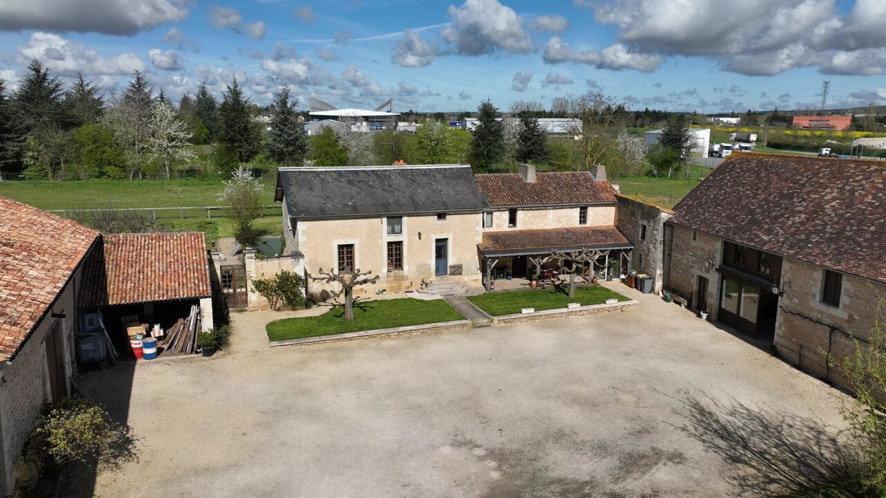 maison 6 pièces 246 m2 à vendre à Poitiers (86000)