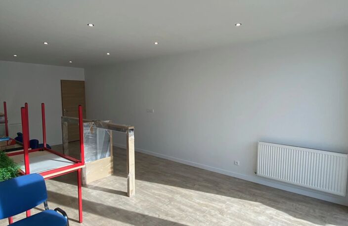 Location commerce   à Maubeuge (59600) — photo 2