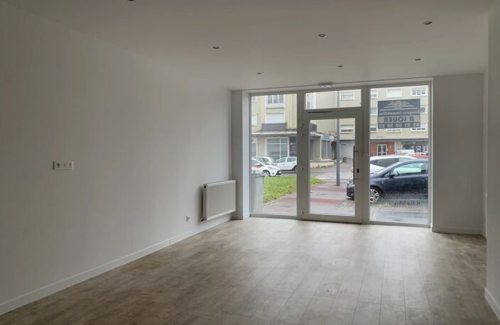 Location commerce   à Maubeuge (59600) — photo 3