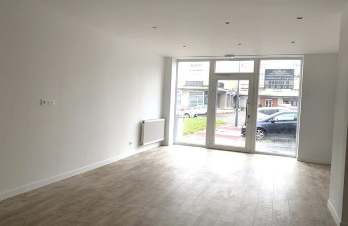 Location commerce   à Maubeuge (59600) — photo 4