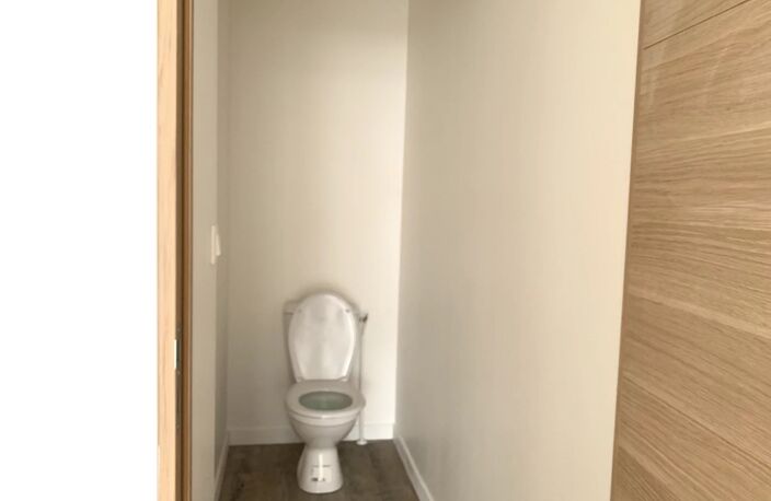 Location commerce   à Maubeuge (59600) — photo 5