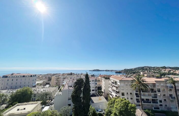 EXCEPTIONNEL APPARTEMENT VUE PANORAMIQUE MER — photo 3