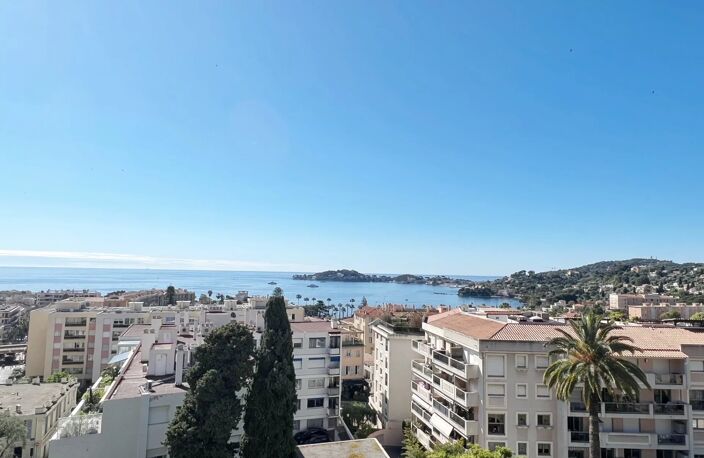 EXCEPTIONNEL APPARTEMENT VUE PANORAMIQUE MER — photo 4