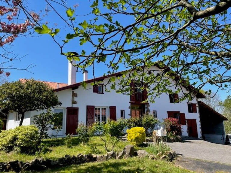 Jolie ferme à l'intérieur des terres — photo 1