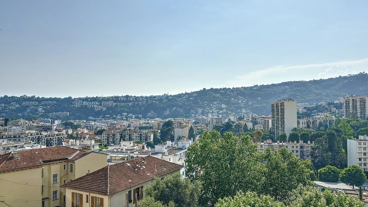 appartement 2 pièces 65 m2 à vendre à Nice (06100)