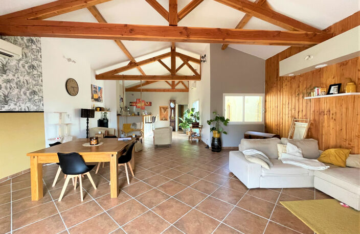 Maison de village 180m² avec grange aménagée, garage, piscine et jardin — photo 2
