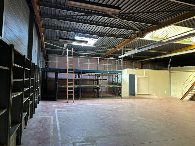 Local d'activité  310 m2 — photo du bien