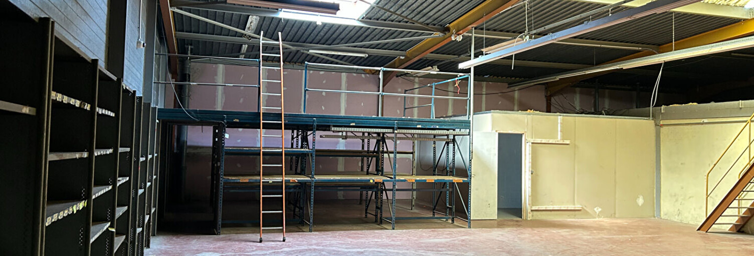 Commerce  310 m² à louer à Saint-Léonard (76400)