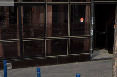 Commerce  382000 €