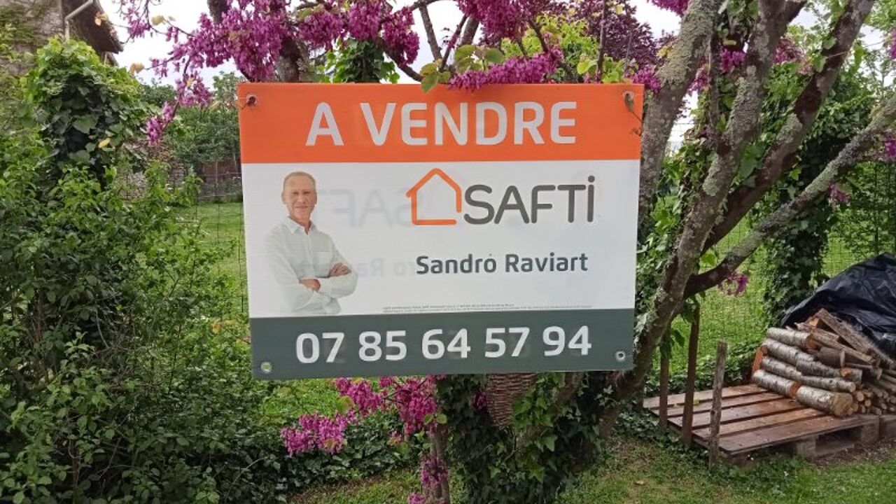 terrain  pièces 600 m2 à vendre à Saint-Savin (33920)