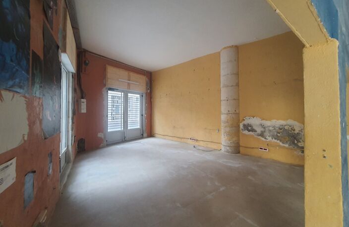 Local commercial — photo 2