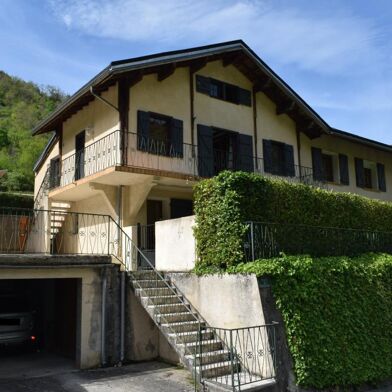 Maison 8 pièces 250000 €