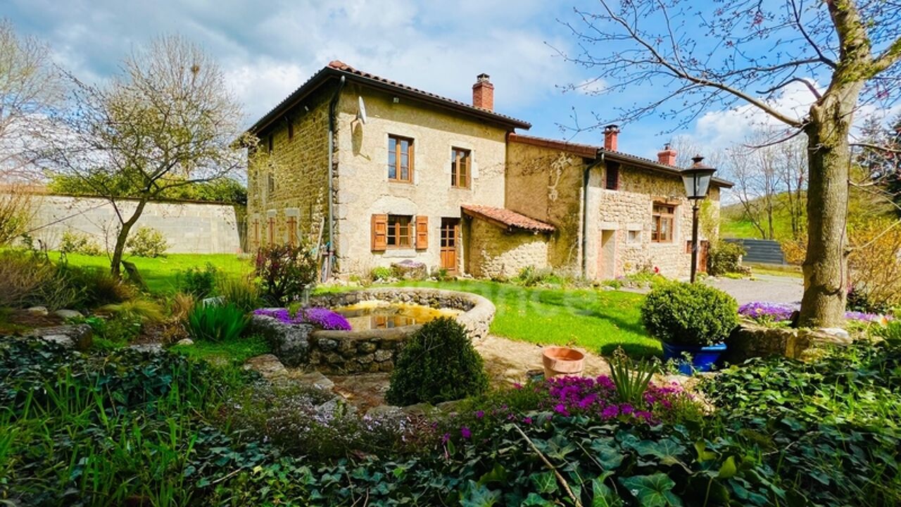 maison 8 pièces 300 m2 à vendre à Saint-Priest-la-Vêtre (42440)