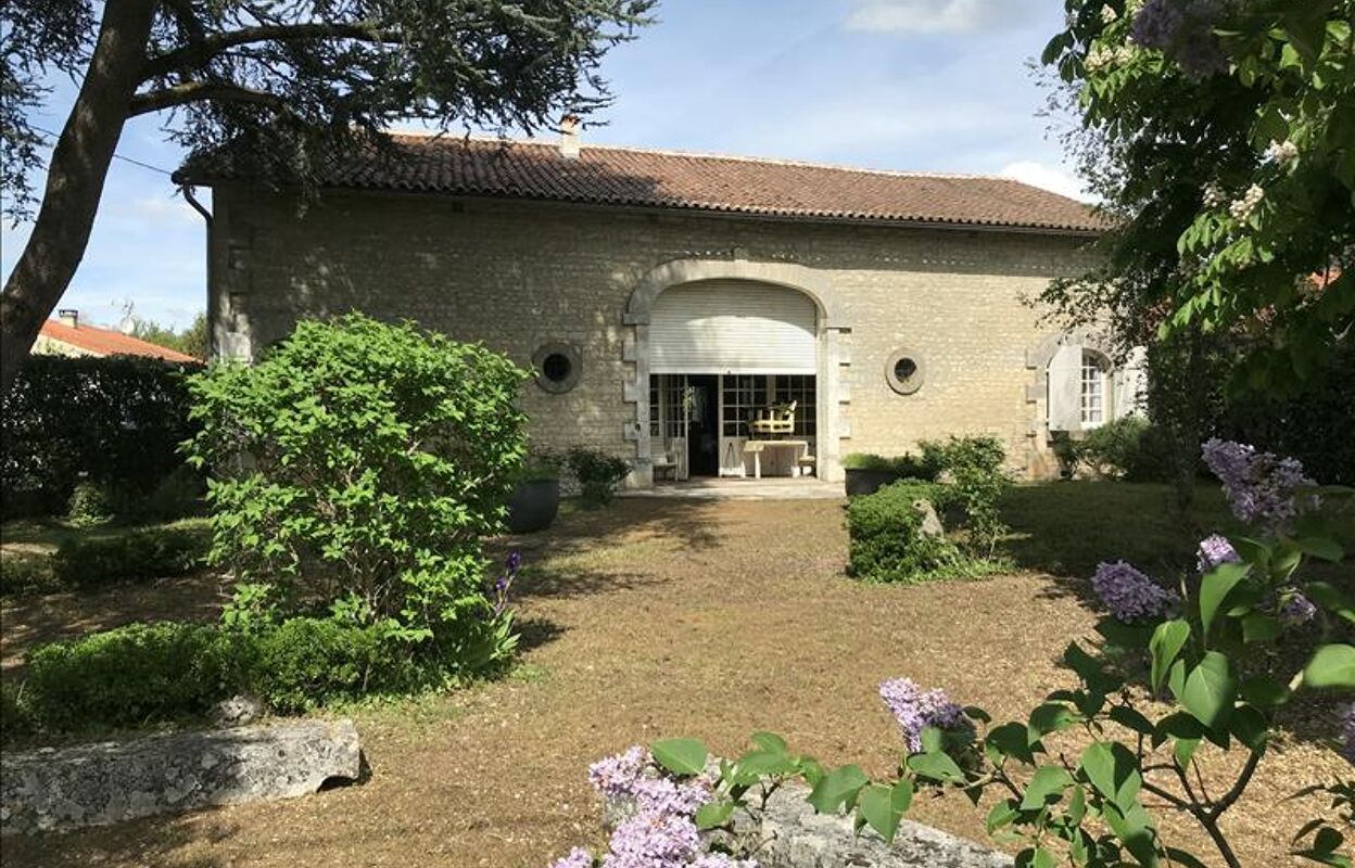 maison 6 pièces 174 m2 à vendre à Aunac-sur-Charente (16460)