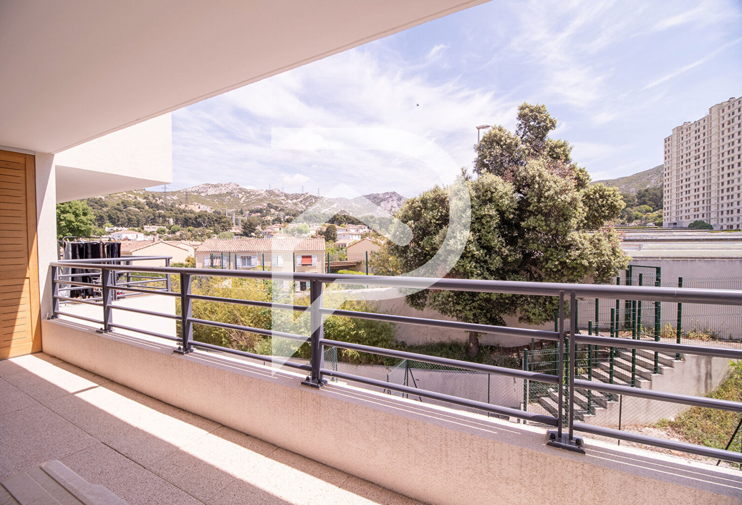 Magnifique T2 récent avec terrasse 22m2 au calme absolu ! — photo 1