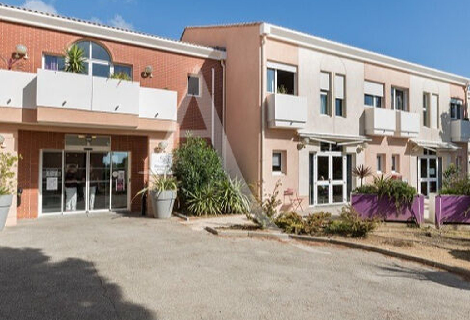A vendre lmnp ehpad Colisee bail renouvelé cassis  — photo 1