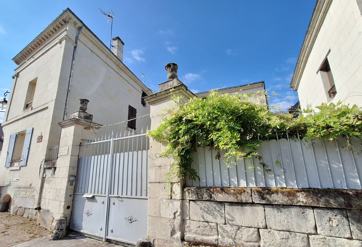 SAUMUR/ MONTSOREAU — photo 1
